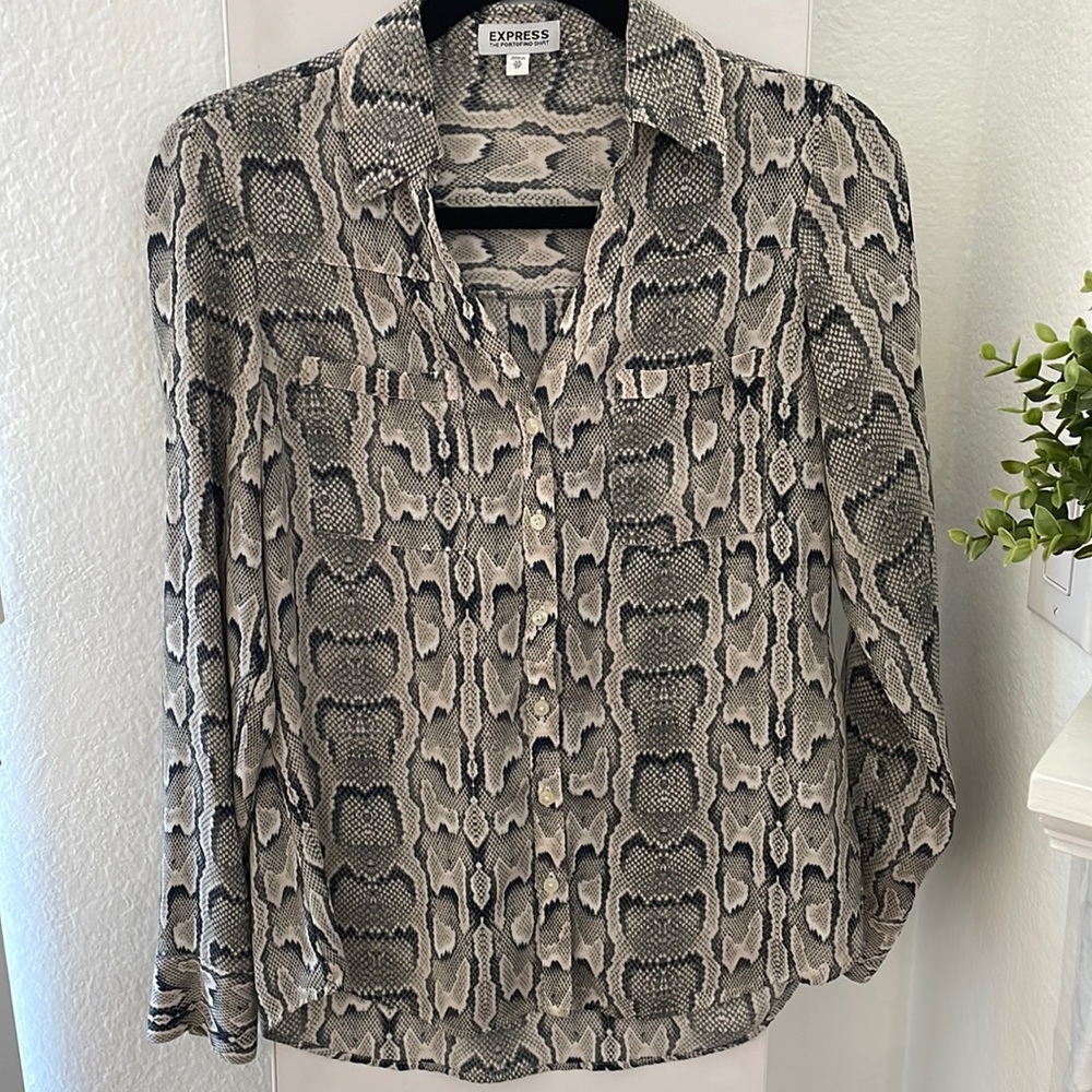 Express Portofino Button Up - Snake Print - Classic Fit - XS